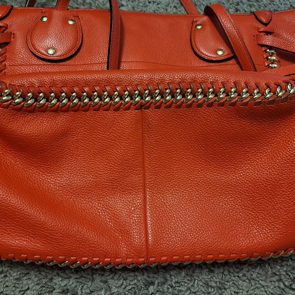 Rare Coral Coach Tatum tote with whiplash detail - Picture 4 of 7